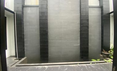 Rumah 2 Lantai Full Furnished Disewakan Cocok untuk Kantor di Mendawai Kramat Pela Kebayoran Baru Jaksel