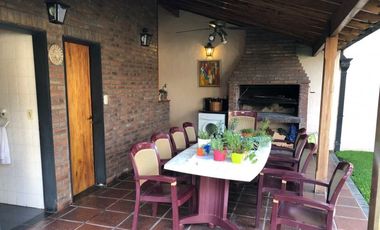 Casa en venta en Villa Luzuriaga