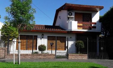Casa en venta en Villa Luzuriaga