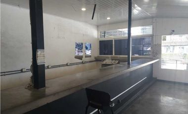 ALQUILER LOCAL IDEAL PARA RESTAURANT 400 M2 DOS CAMPANAS INDUSTRIALES