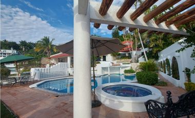CASA EN VENTA A ORILLA DEL LAGO 
