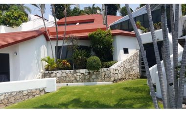 CASA EN VENTA A ORILLA DEL LAGO 