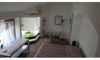 CASA EN VENTA A ORILLA DEL LAGO 