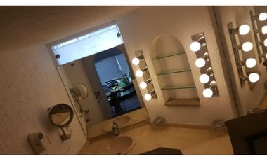 CASA EN VENTA A ORILLA DEL LAGO 