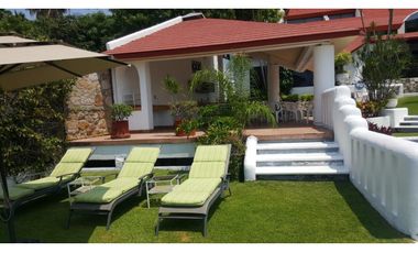 CASA EN VENTA A ORILLA DEL LAGO 