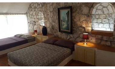 CASA EN VENTA A ORILLA DEL LAGO 