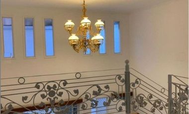 Rumah Villa Sentra Raya Citraland Surabaya Disewakan