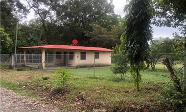 CASA DE 600 METROS