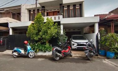 Rumah Margawangi Margacinta Cijawura Hilir di Buahbatu Bandung strategis bebas banjir