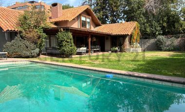 CASA EN VENTA, 4D+3B, LO BARNECHEA