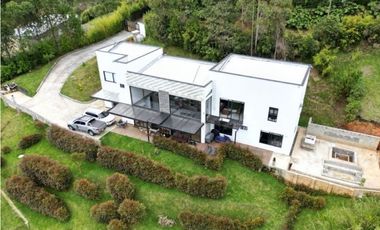 Casa Campestre en venta en Las Palmas Envigado