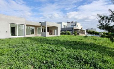 casa venta en La Alameda Canning