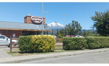 SITIO 1056 M2 CON CASA 97 M2 Y CABAÑA 22 M2, CENTRO DE PUCON, VISTA AL VOLCAN