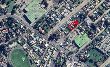 SITIO 1056 M2 CON CASA 97 M2 Y CABAÑA 22 M2, CENTRO DE PUCON, VISTA AL VOLCAN