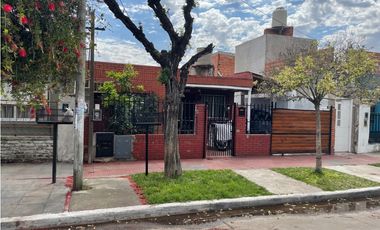 AZURDUY 1268 entre Ramón Lista y Del Colegio