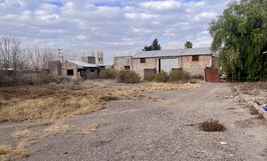Terreno con galpones. 5500 m2. San Martin, Mendoza
