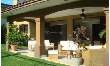 HERMOSA CASA UNIFAMILIAR, PARA INVERSIÓN EN EMBASSY CLUB