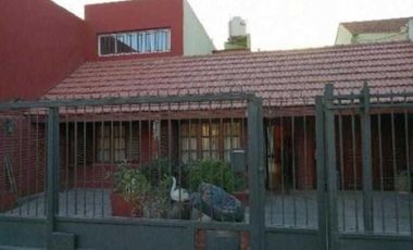 Casa en venta - 3 habitaciones 2 baños - 176mts2 - Mar Del Plata