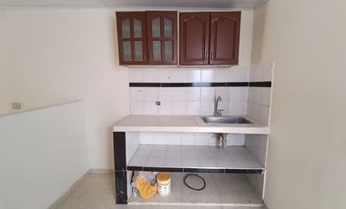 apartamento en arriendo en el centro. Cod A125819
