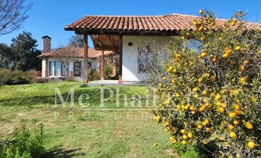 Estilo Colonial con Increíble Vista al Cerro La Campana