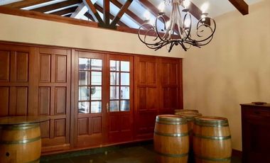 Estilo Colonial con Increíble Vista al Cerro La Campana