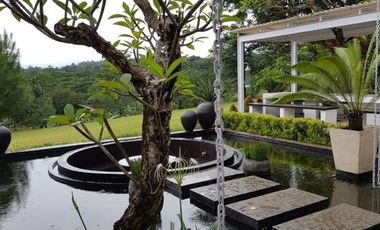 Villa Taman Dayu Pandaan Tropical Style Golf View