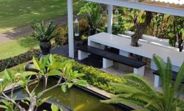 Villa Taman Dayu Pandaan Tropical Style Golf View