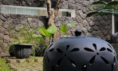 Villa Taman Dayu Pandaan Tropical Style Golf View