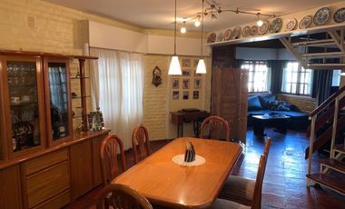 MUY LINDA CASA DE 5 AMB