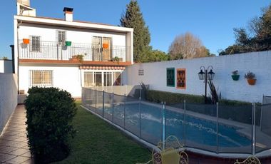 MUY LINDA CASA DE 5 AMB