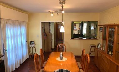 MUY LINDA CASA DE 5 AMB