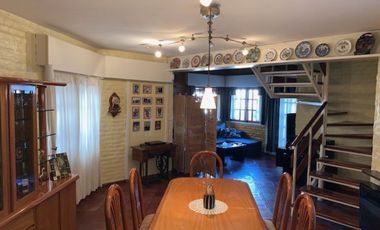 MUY LINDA CASA DE 5 AMB