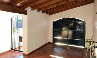 MUY LINDA CASA DE 5 AMB