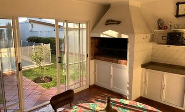 MUY LINDA CASA DE 5 AMB