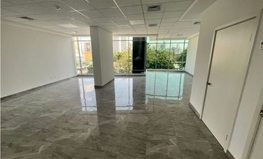 Alquiler: Locales de 86 m2 en Sunset Strip Mall, vía Israel