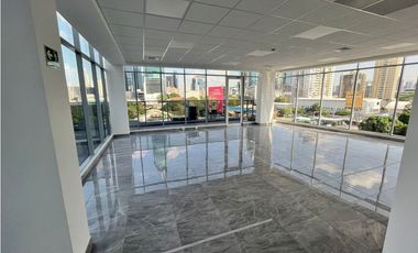 Alquiler: Locales de 86 m2 en Sunset Strip Mall, vía Israel