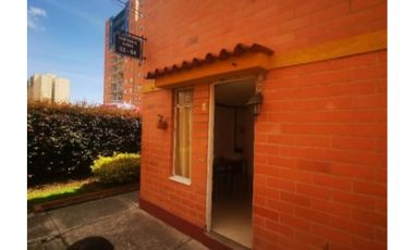En venta casa en Los Almendros, Suba, conjunto Fontana Grande