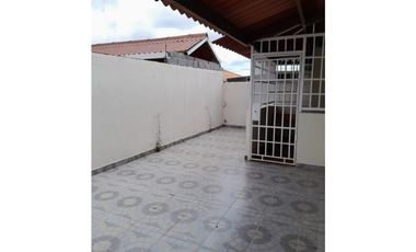 SE ALQUILA CASA EN ISLAS DE MONTELIMAR