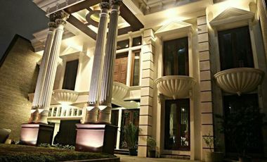 Rumah Super Mewah di Tengah Kota Surabaya Akses Istimewa