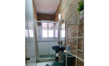 vendo alquilo amoblada amplia casa colon con 4 recamaras