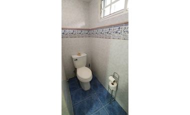 vendo alquilo amoblada amplia casa colon con 4 recamaras