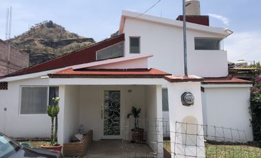 VENTA de OPORTUNIDAD, baja de precio, Casa de Campo, fuera de la ruidosa ciudad, inigualable vista panorámica. ambiente de tranquilidad, a 10 mins. Tlayacapan,  Pueblo mágico.
