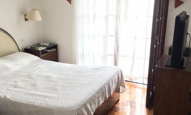 HAEDO SUR  EXCLENTE CHALET 5 AMBIENTES CON FONDO Y PISCINA