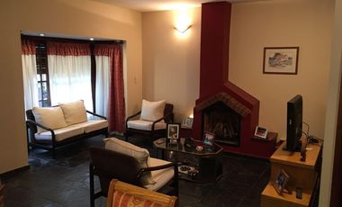 HAEDO SUR  EXCLENTE CHALET 5 AMBIENTES CON FONDO Y PISCINA
