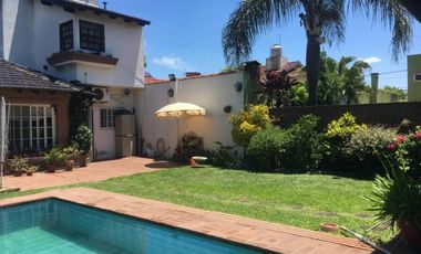 HAEDO SUR  EXCLENTE CHALET 5 AMBIENTES CON FONDO Y PISCINA