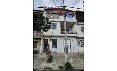 Vendo casa en el sur de cali barrio Guayaquil 3 pisos independientes