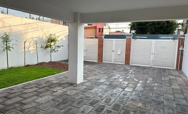 CASA EN VENTA ZONA RECTA A CHOLULA IDEAL PARA CONSULTORIO U OFICINA