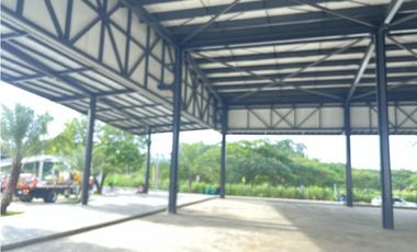 LOCAL -1  AREA 450 m2  - ALQUILER - BOCHALEMA PLAZA CALI.