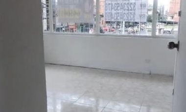 oficina en arriendo en lago gaitan. Cod A2136603