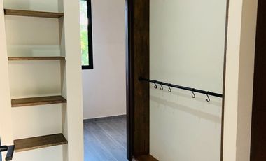 Casa de 3 Habitaciones en el Yucatán Country Club, Priv. TUMIN